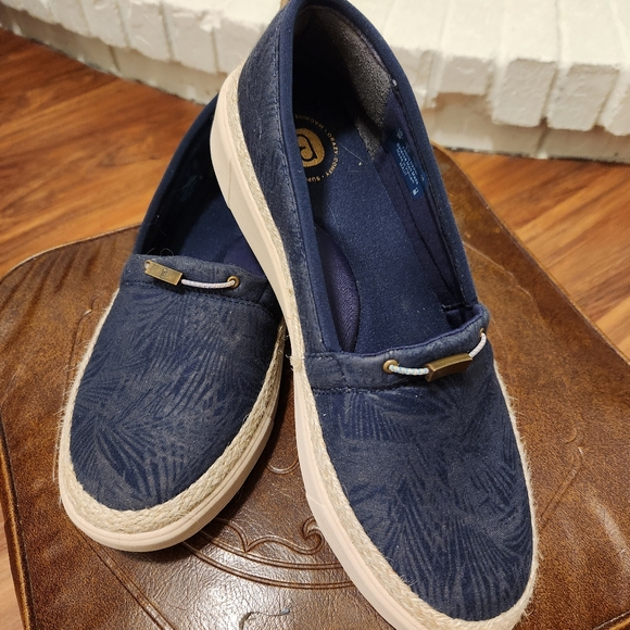 Bzees Shoes - Bzees Slip On Size 9M